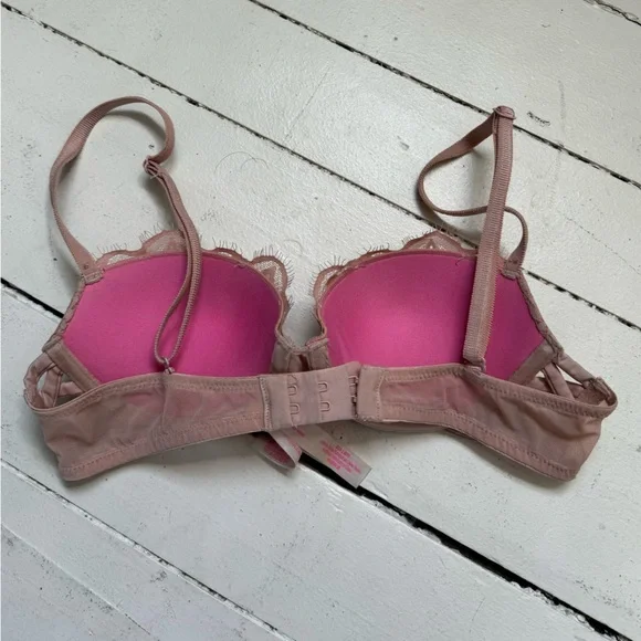 Victorias Secret Pink Date Push Up Bra - Picture 2 of 3